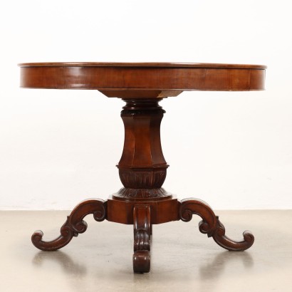 Round Louis Philippe table in walnut