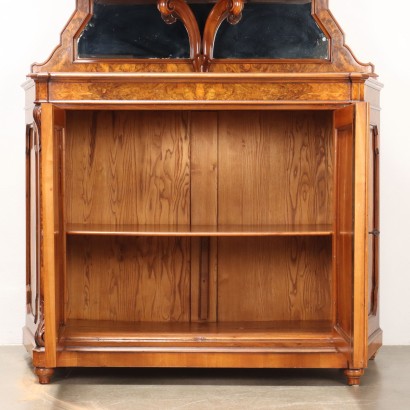Sideboard with Umbertine stand