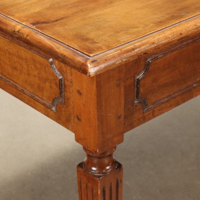 Table avec des bois anciens